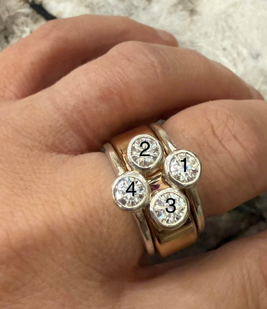 4 Stone Diamond Pattern Smart Ring Jacket
