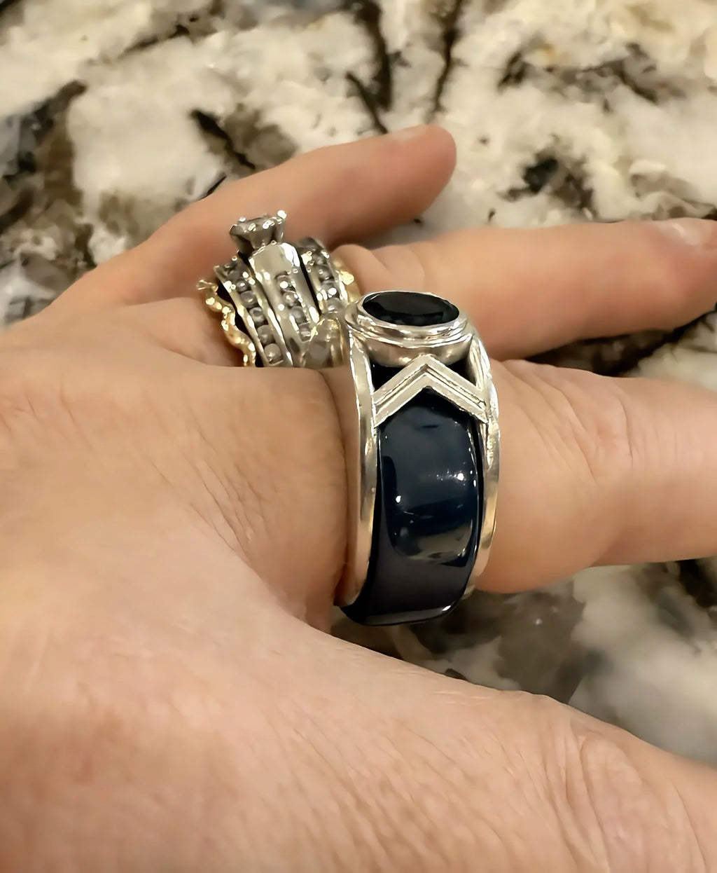 Oval with Chevron Smart Ring Jacket